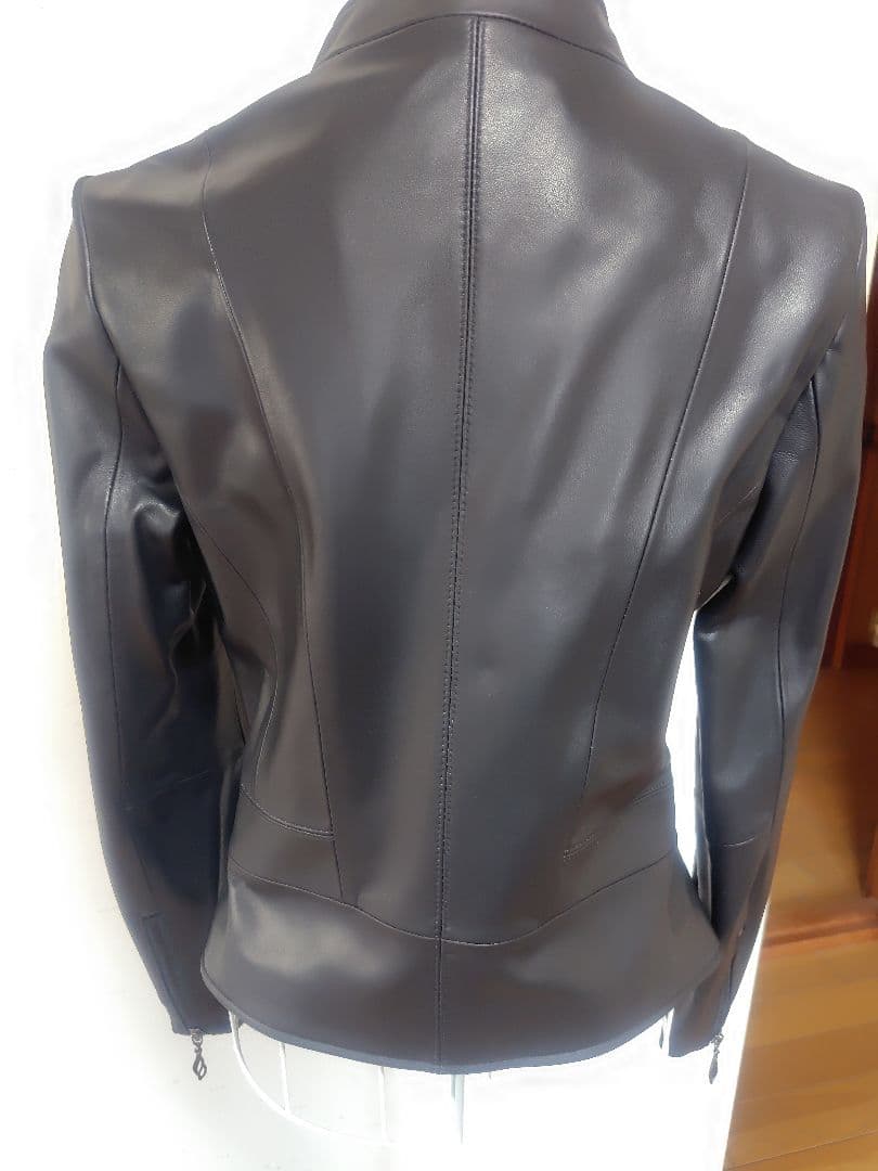 カズちゃん様！ライダーズジャケットレディ新品未使用と花柄セットアップドレスの2点