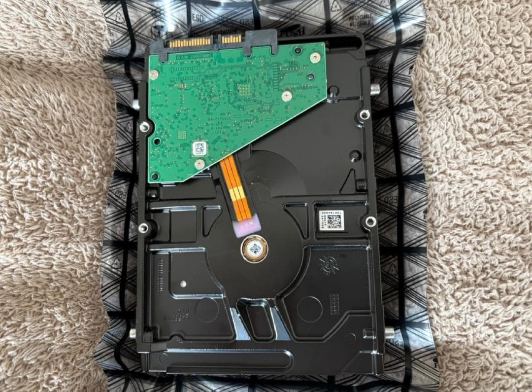 【完動品・使用時間少】Seagate 3.5インチ 内蔵型ハードディスク 8TB