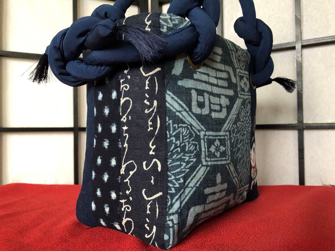 一閑張り　一閑張りバック　本藍染　型染　雪ん子　犬張子　張子犬　狛犬