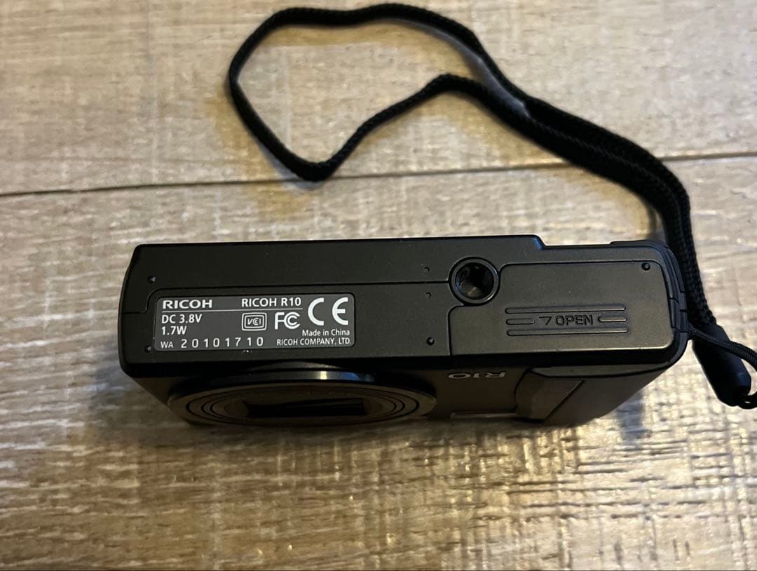 [美品] RICOH \"R10\" リコー オールドコンデジ