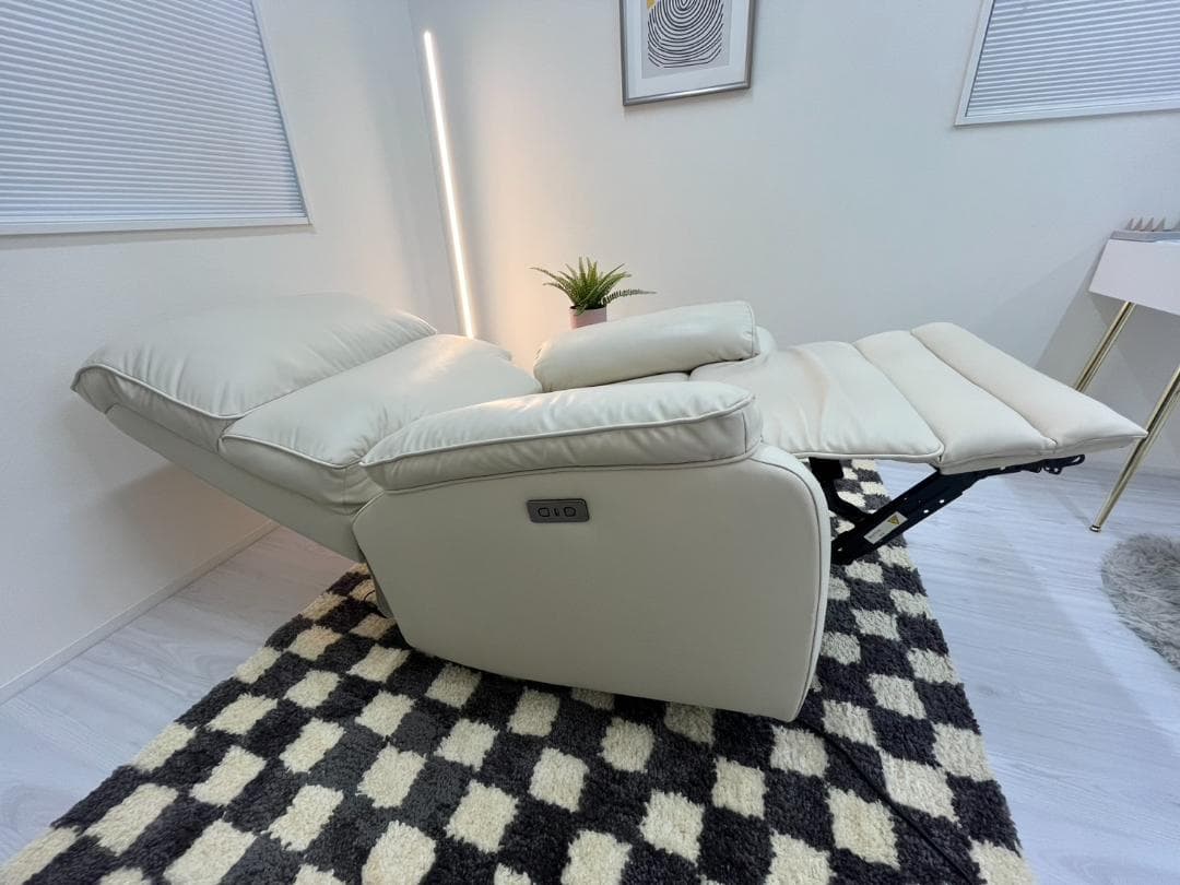 電動リクライニング ホワイトソファ