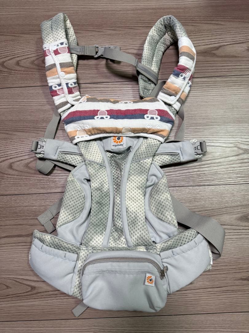 ドウエルゴベビー 抱っこひも　オムニブリーズ OMNI ポーチ付 日本限定