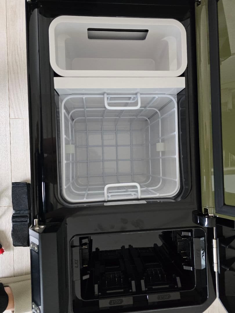 Makita マキタ CW004G 充電式ポータブル保冷温庫 29L オリーブ色