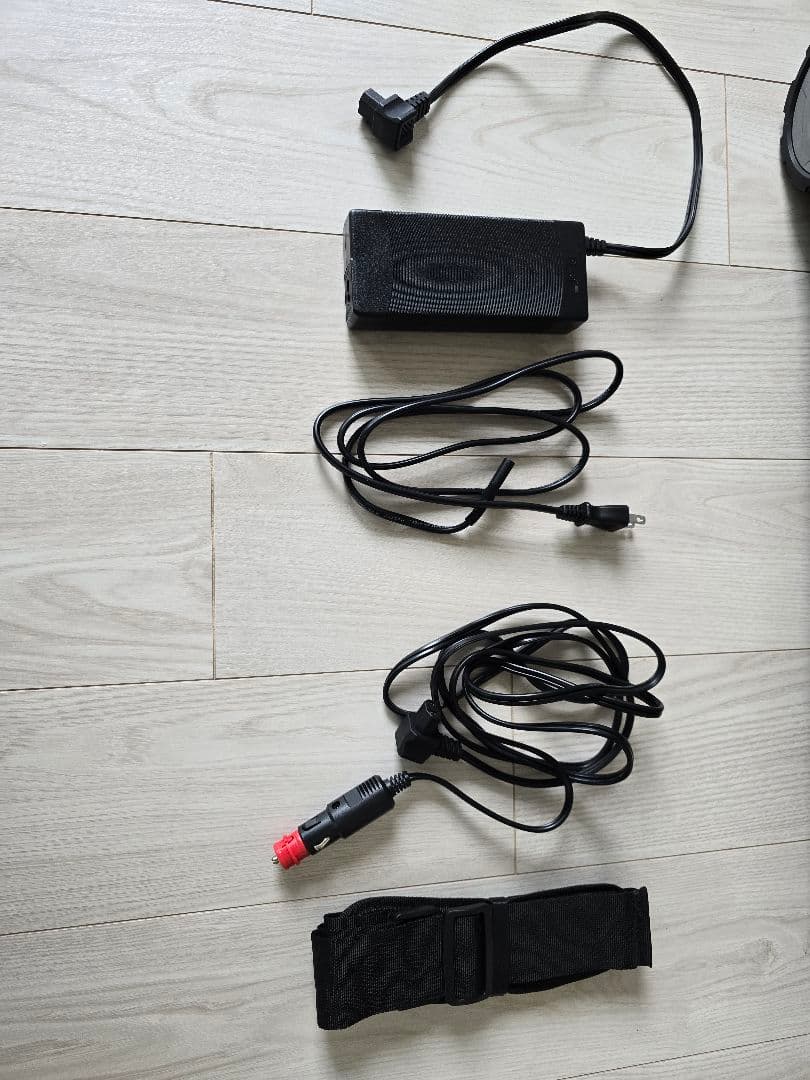 Makita マキタ CW004G 充電式ポータブル保冷温庫 29L オリーブ色