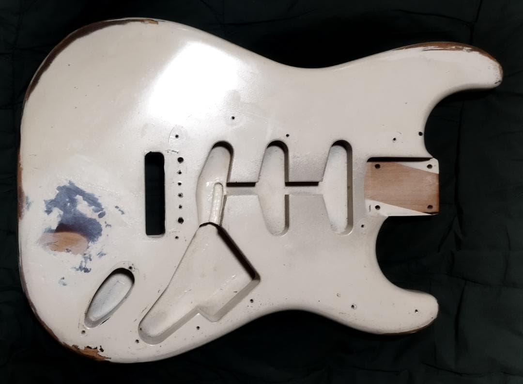 ストラトキャスター ダメージ ボディ オフ・ホワイト '60 初ネック・ネジ付