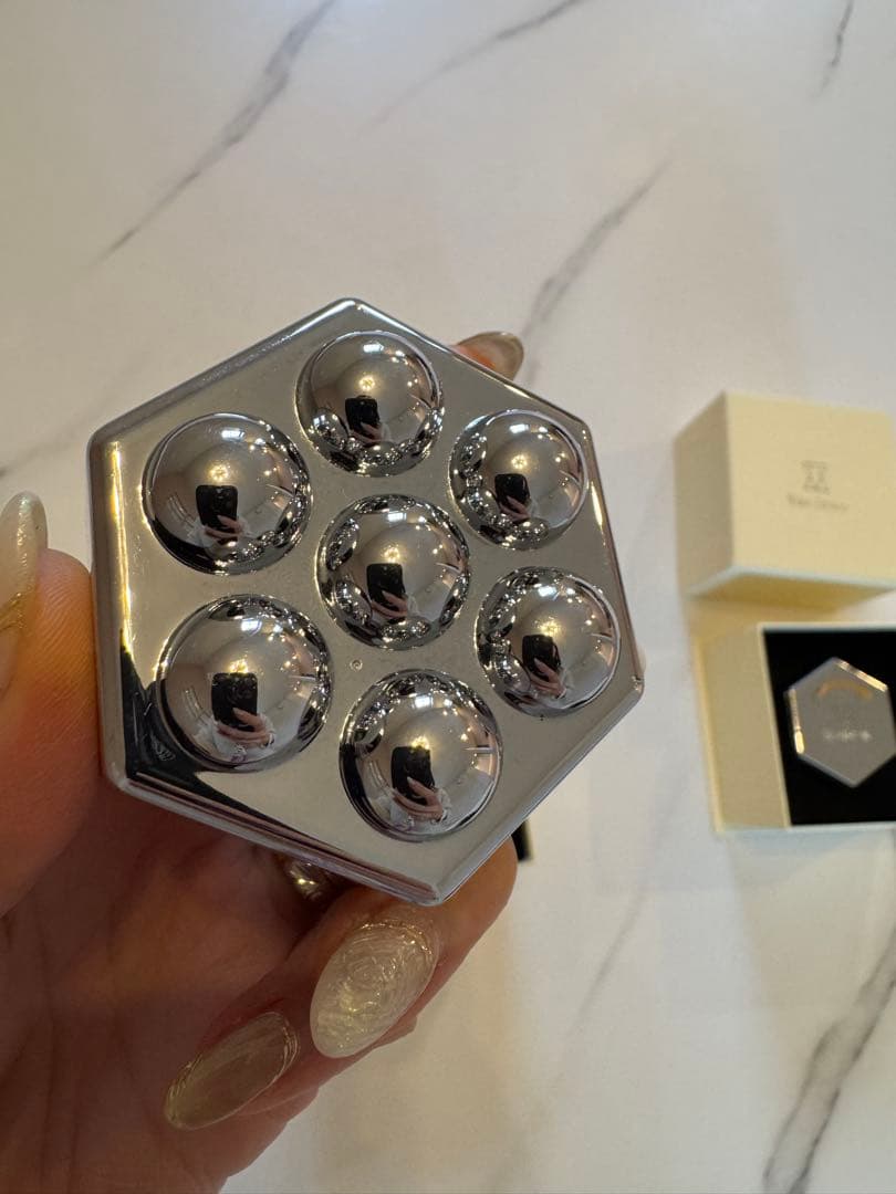 美容【レボリューション】サイズダウン美顔器リフトアップ