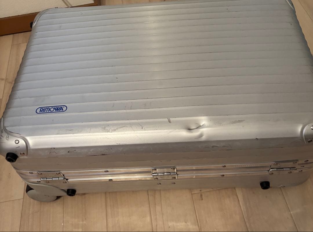 RIMOWAリモワ★人気❗️シルバー スーツケースキャリーケース★使用回数は少ない