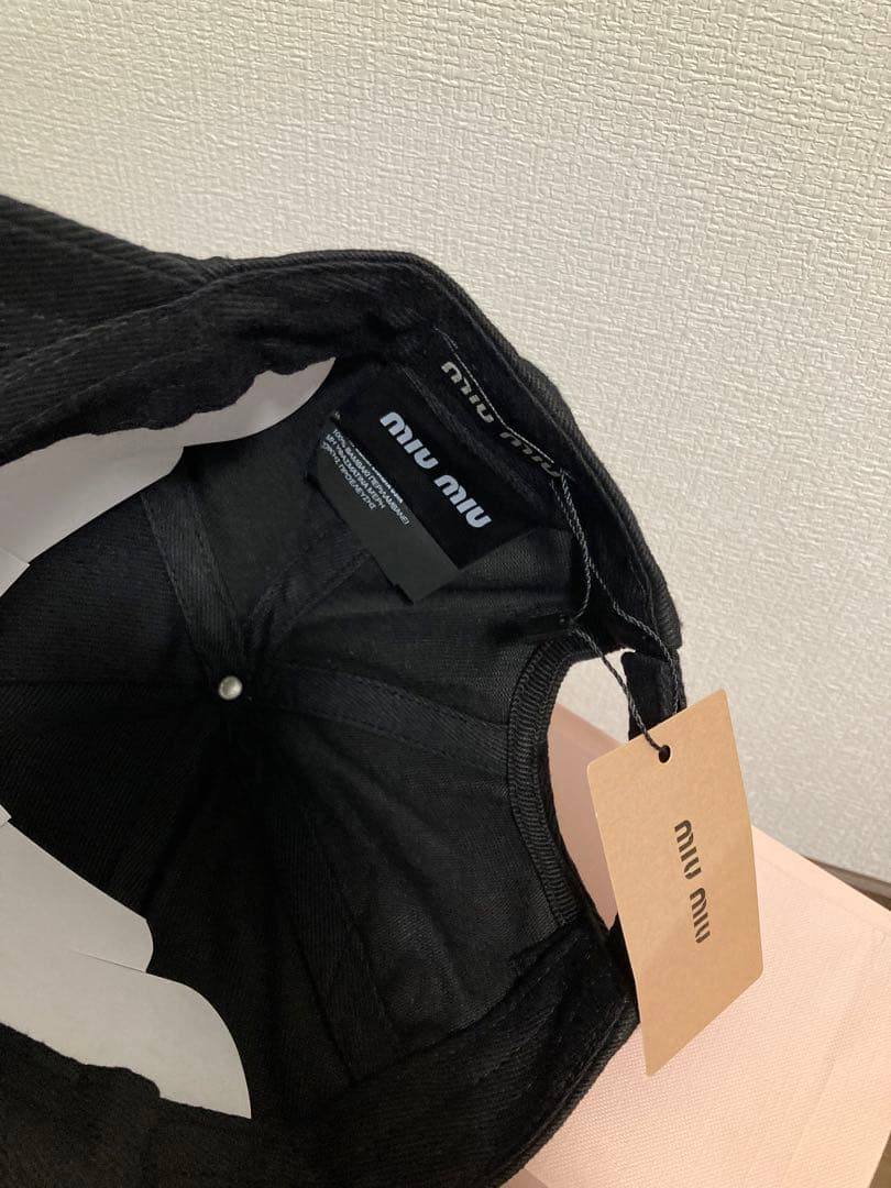MIU MIU ミュウミュウ キャップ ロゴ ブラック