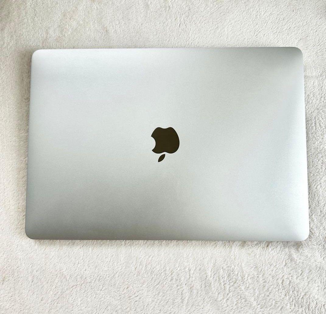 MacBook Air 13in 2019（8GB / 256GB /シルバー）