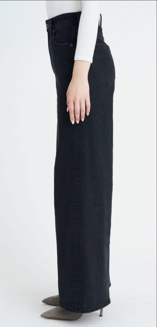 ヤヌーク　ブラック ワイドデニム