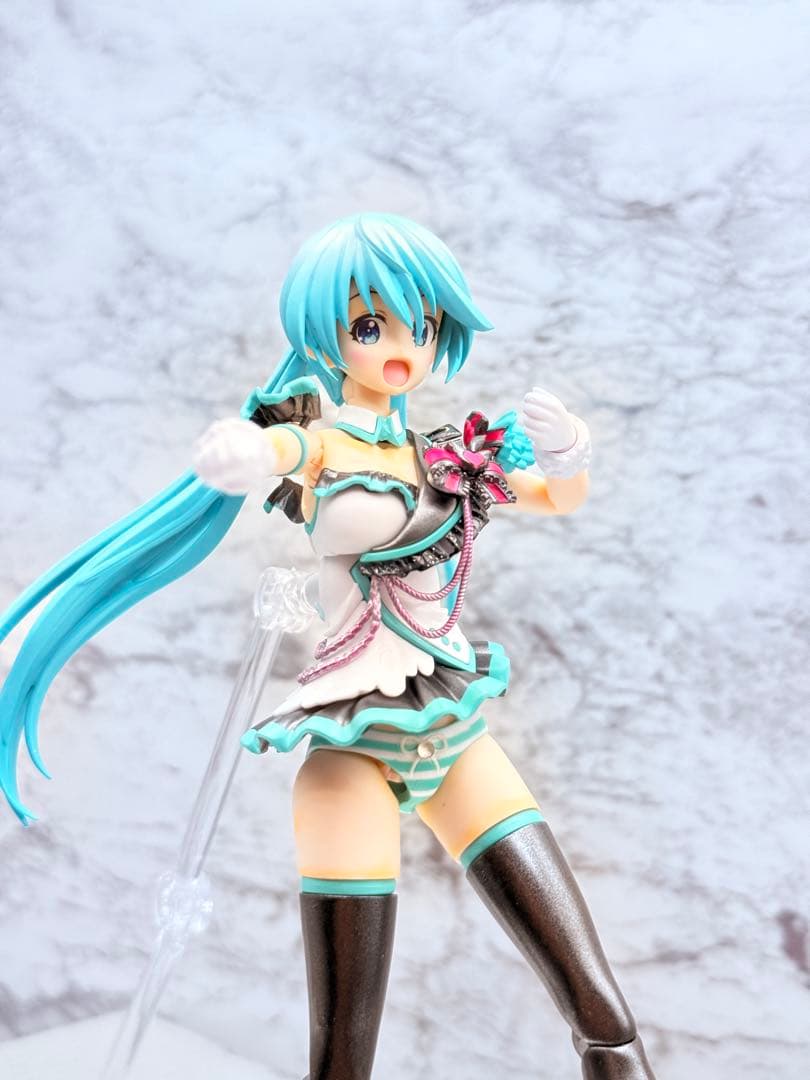 づ*し様 30ms 初音ミクっぽく　全塗装完成品