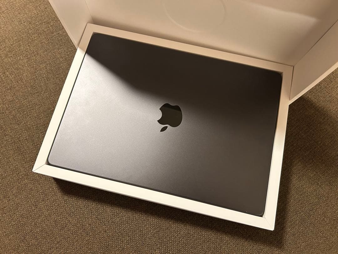 Apple MacBook Pro 14インチ　M4 16GB SSD 1TB