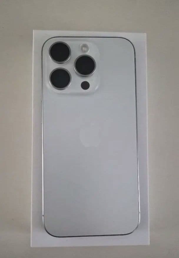 iPhone15 Pro 256GB ホワイトチタニウム SIMフリー