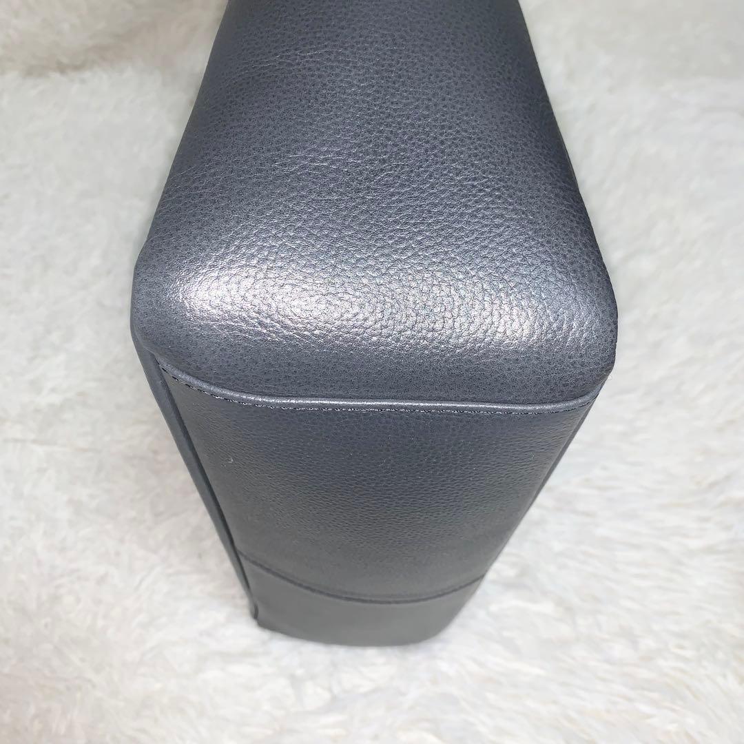 未使用級 SHIPS スマート レザー トートバッグ大容量 A4可 ダークグレー