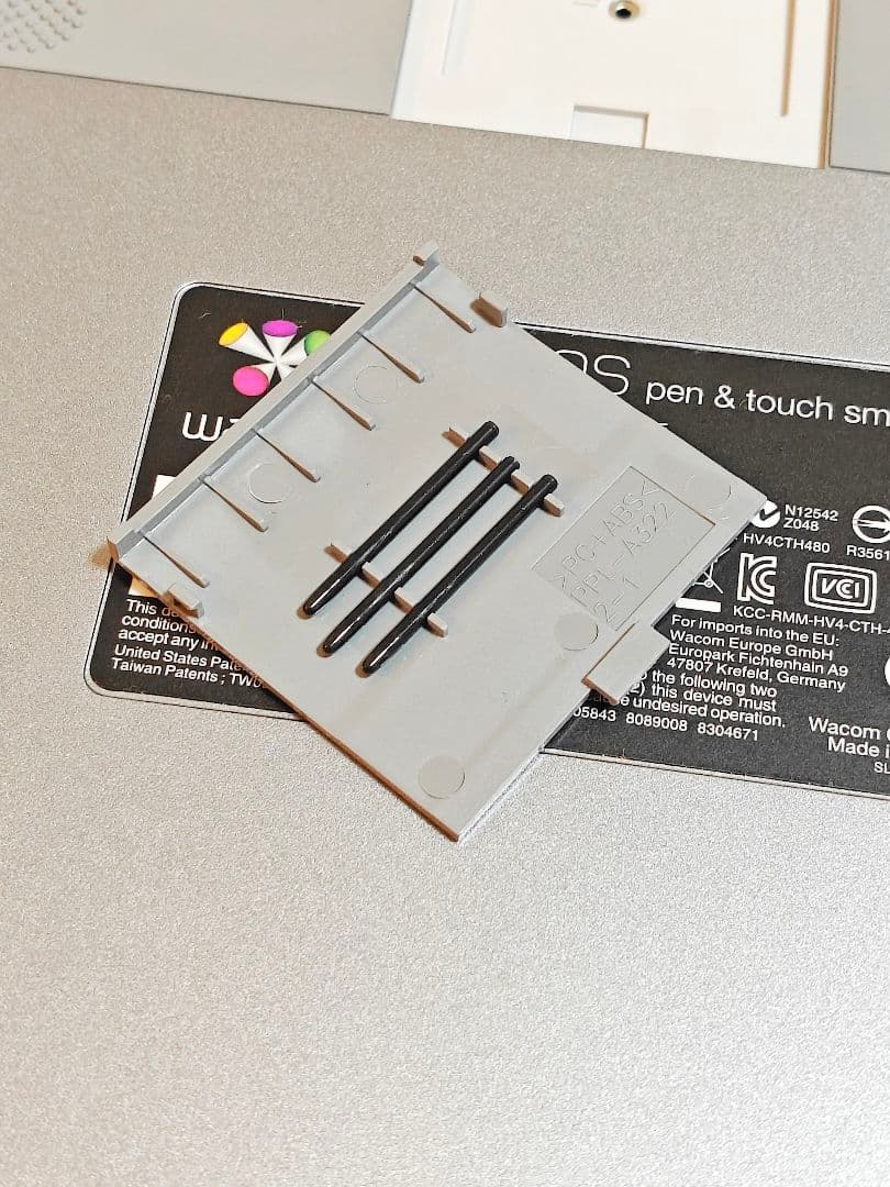 【希少】Wacom Intuos CTH-480 一太郎30周年記念モデル 赤