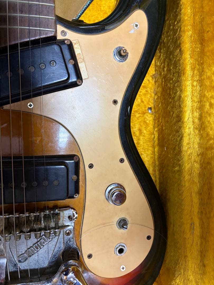 Morales モラレス エレキギターヴィンテージ 塗装剥がれ有ジャンクケース付