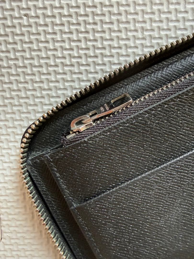 黒 ダミエパターン 長財布