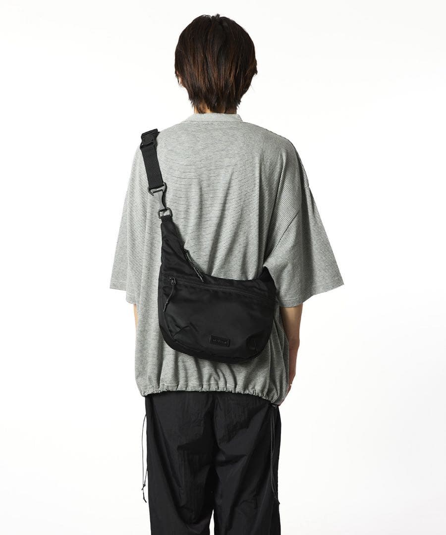 バッグ meltum NYLON CROSSBODY BAG