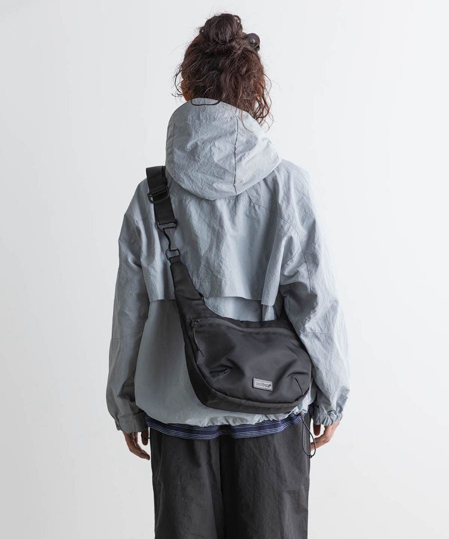 バッグ meltum NYLON CROSSBODY BAG