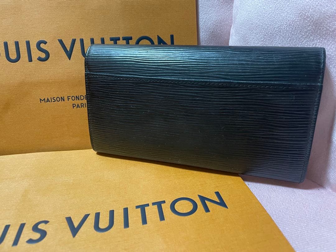 で*ん様 ❤️Louis Vuitton❤️ エピレザー ブラック ロングウォレ