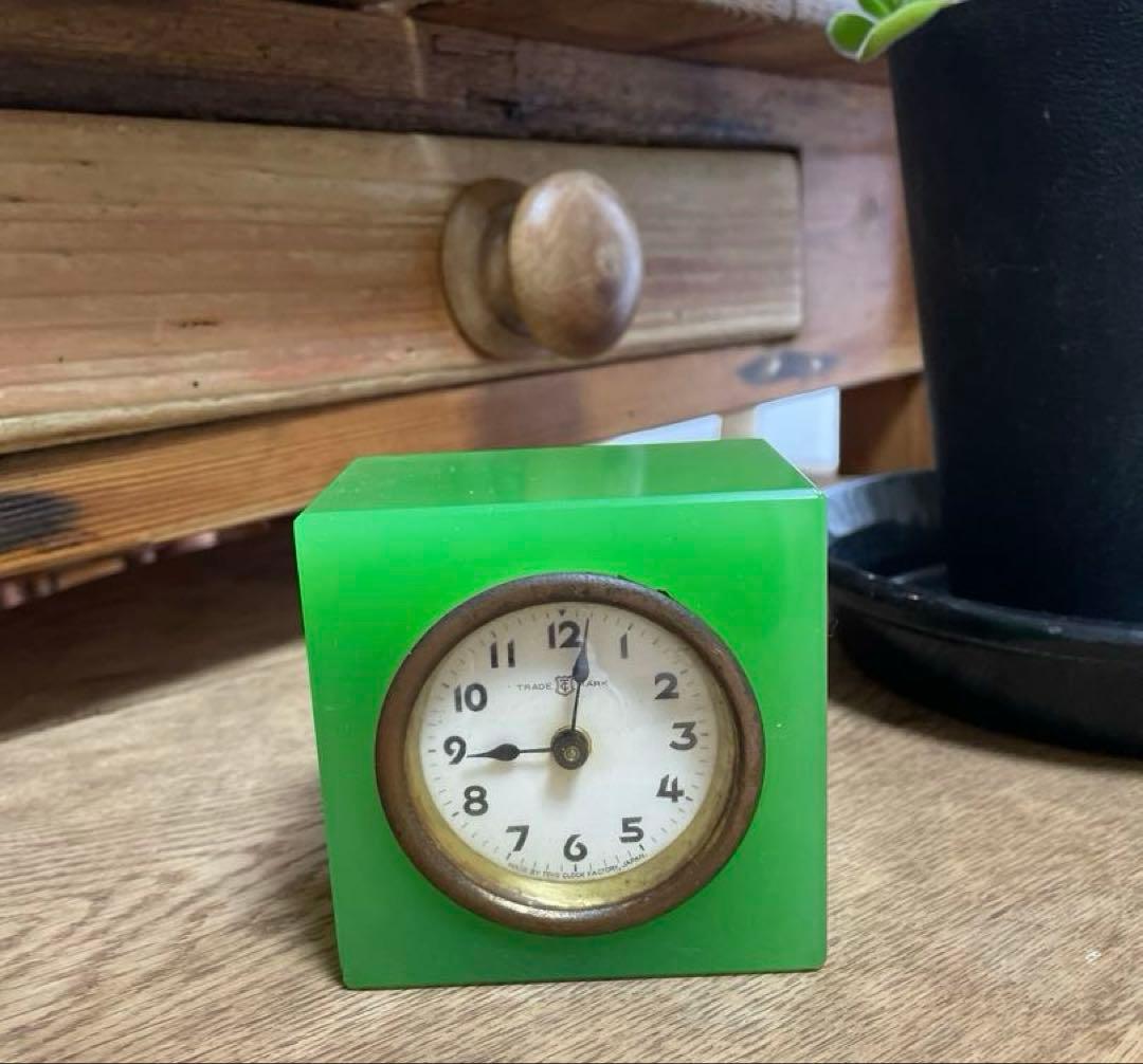 【希少】ウランガラス　置時計　蓄光　レトロ時計　大正　アンティーク　実働