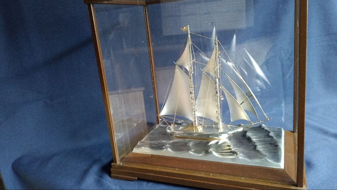 桜　銀製　２本マストヨット　２号 桐箱入り ガラスケース付き