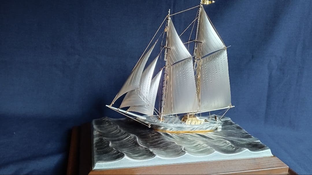 桜　銀製　２本マストヨット　２号 桐箱入り ガラスケース付き