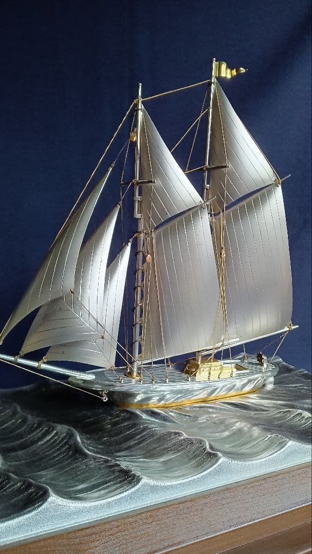 桜　銀製　２本マストヨット　２号 桐箱入り ガラスケース付き