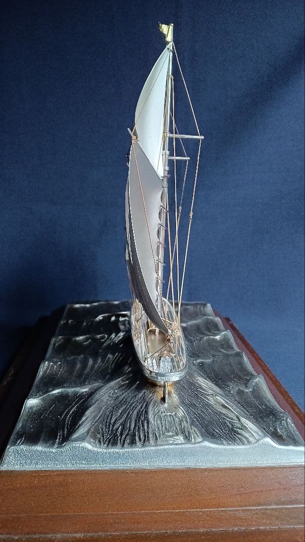 桜　銀製　２本マストヨット　２号 桐箱入り ガラスケース付き