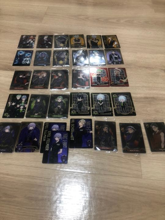 ツイステッドワンダーランド　ウエハース　カード　32枚