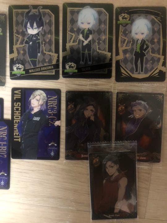 ツイステッドワンダーランド　ウエハース　カード　32枚