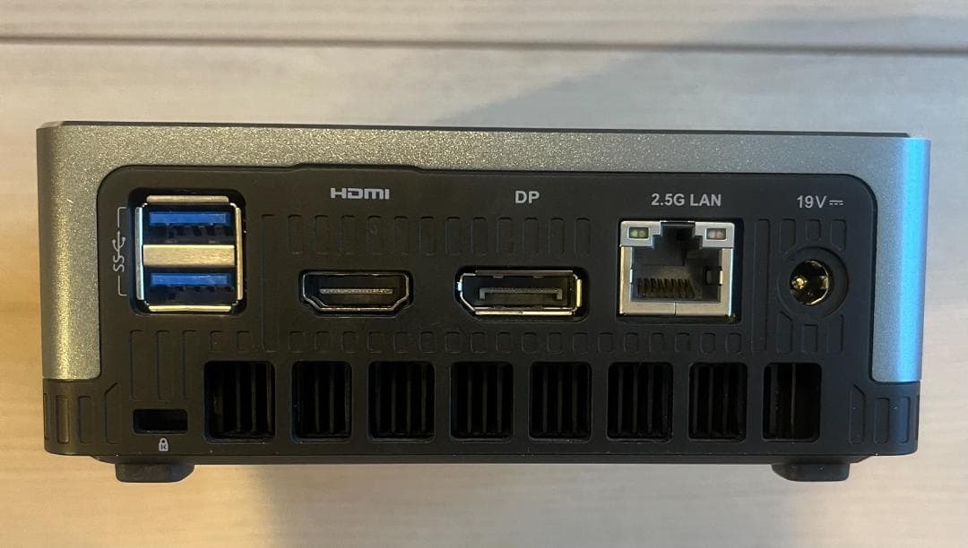 MINISFORUM UM700　RADEON Ryzen7 3750H