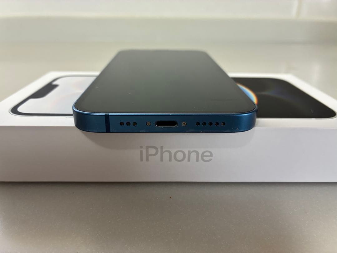 Apple iPhone 13 ブルー