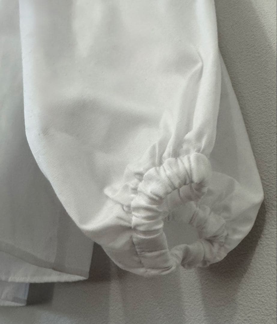 ※paaaag※美品 yori スカラップロングスリーブブラウス