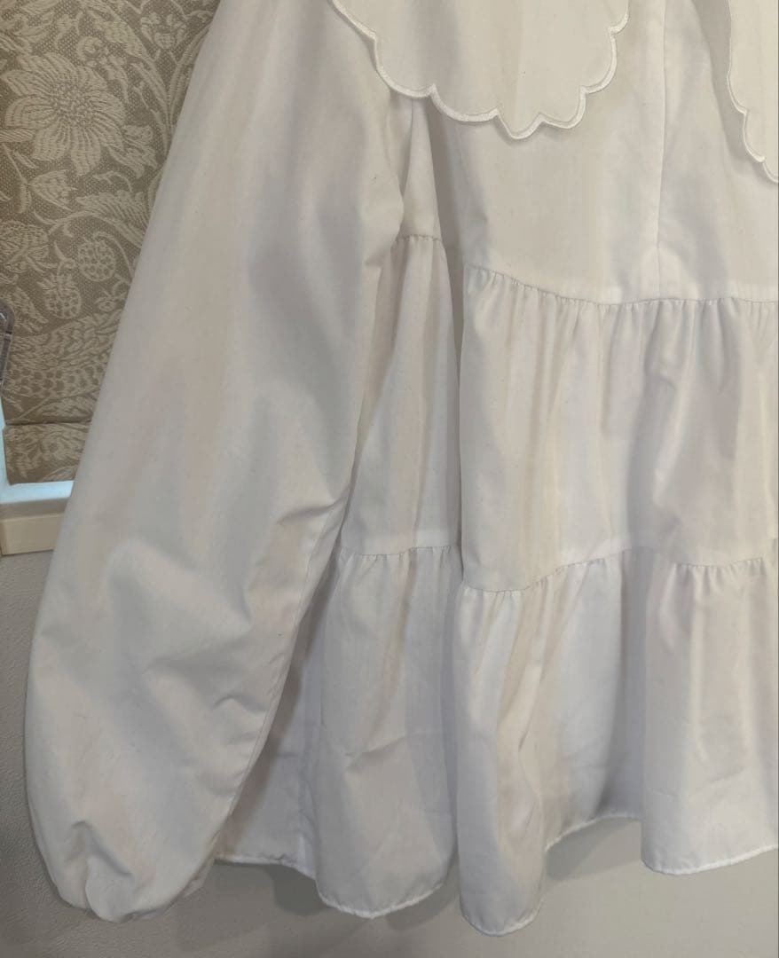 ※paaaag※美品 yori スカラップロングスリーブブラウス