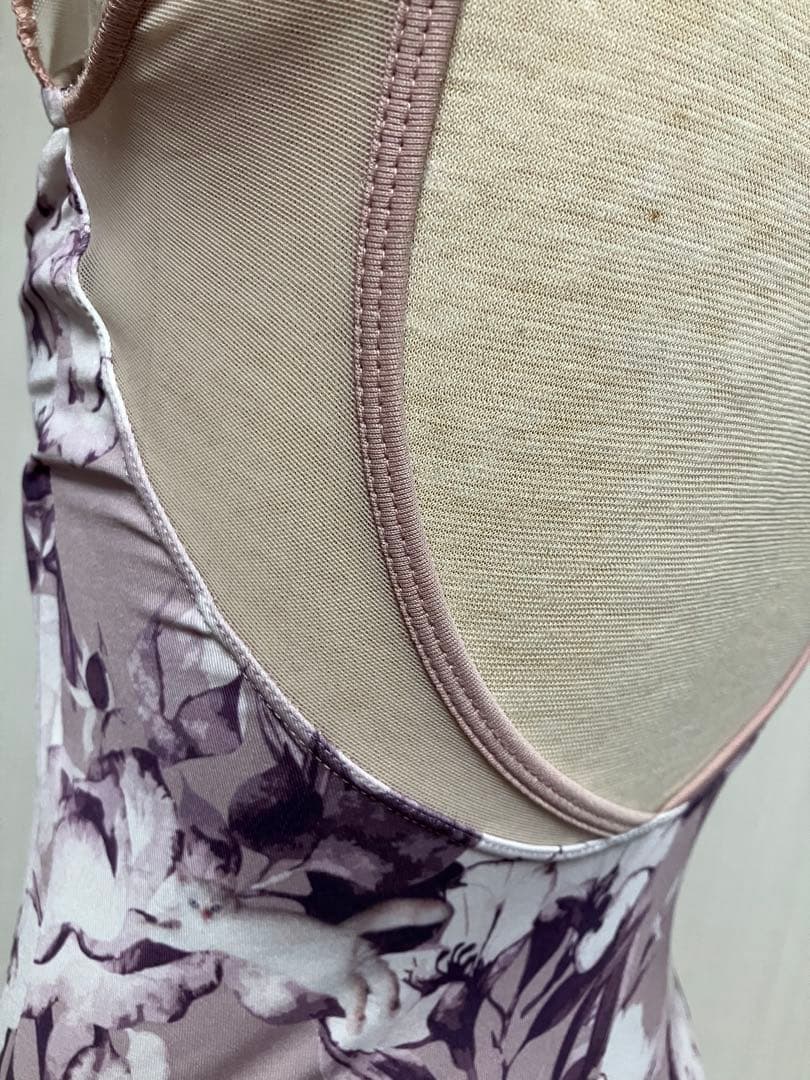 ウノアの猫柄レオタード