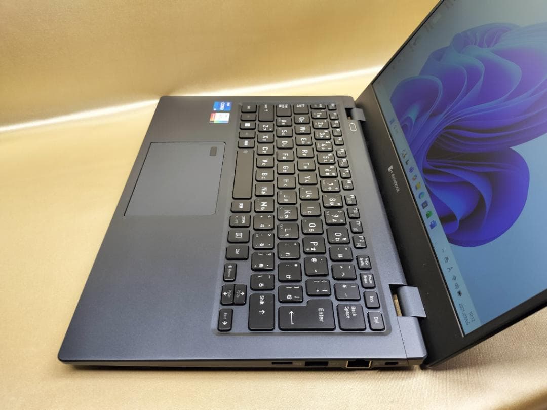 東芝　Dynabook G83/KW　高性能　2023年モデル(K-206)