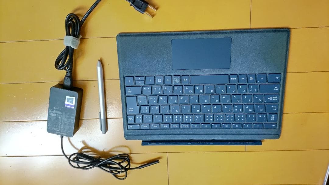 MicroSoft Surface Pro 7(ドッキングST付き)