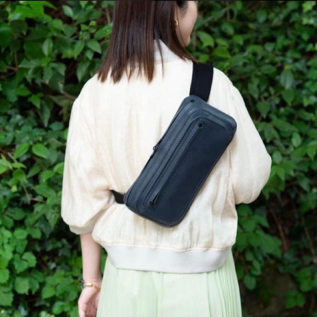 NAOTO SATOH スクエアボディバッグ