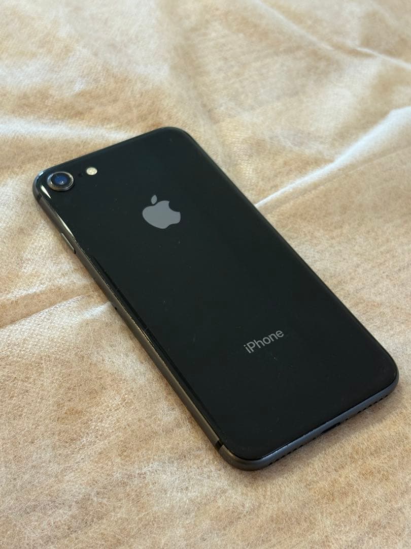 iPhone8 64GB スペースグレー バッテリー88%初期化済SIMロック有