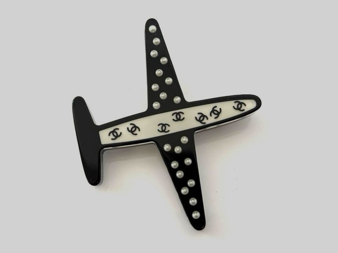 CHANEL シャネル エアライン レジンブローチ　【未使用品】