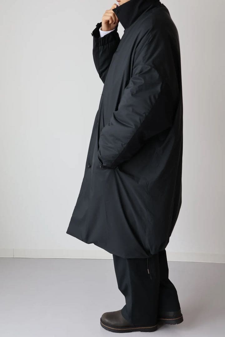 MIC. PUFF OVER COAT ユニセックス　ブラック