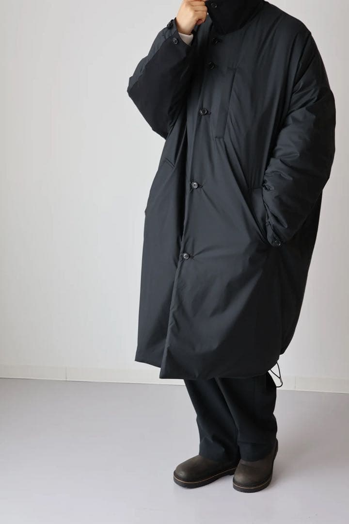 MIC. PUFF OVER COAT ユニセックス　ブラック