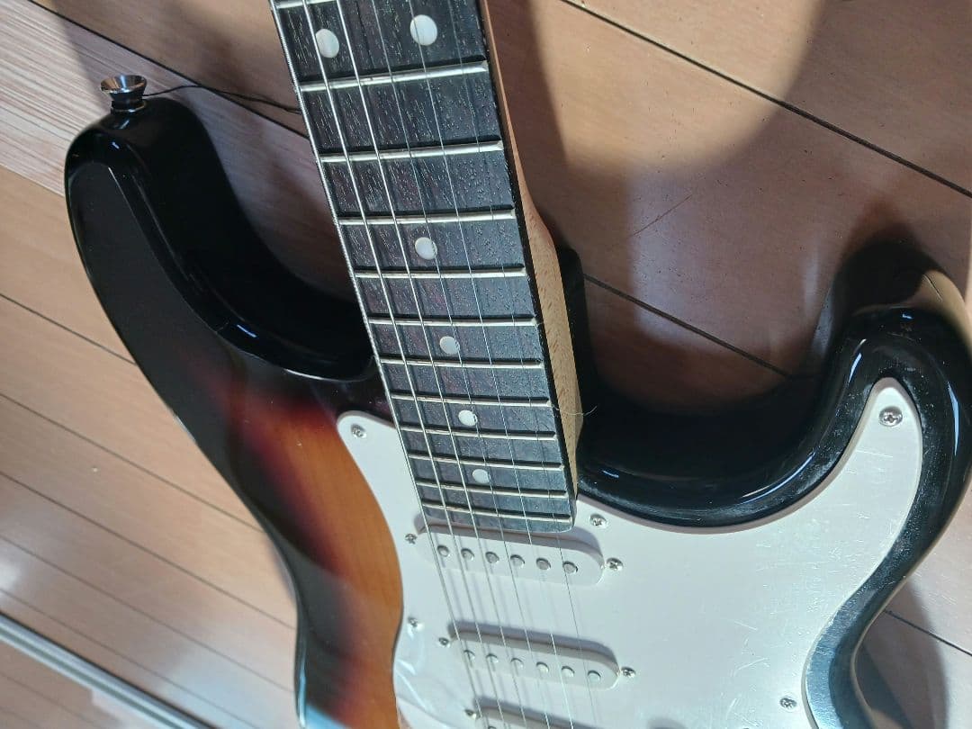 新品同様　ほぼ未使用　カバー　ピック　Legend エレキギター