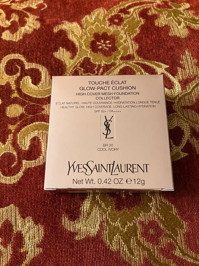 イブサンローラン　ラディアント タッチ グロウ パクトBR20 2026 限定