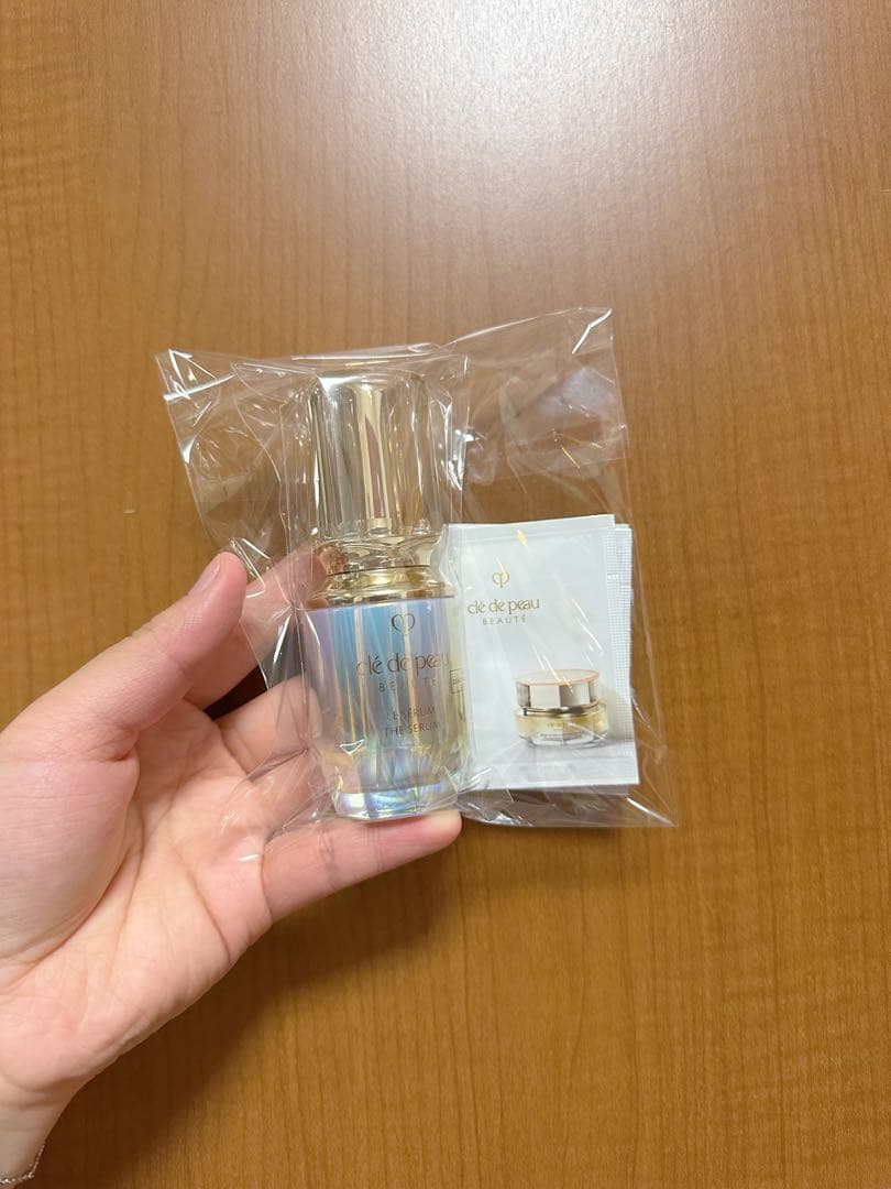 20350円相当⭐️クレ・ド・ポーボーテル・セラムII 30ml⭐️傷ありのため割引