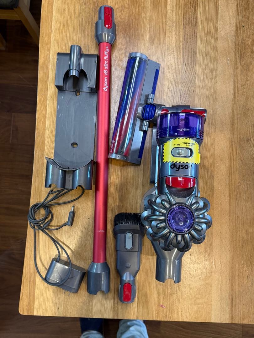 Dyson V8 コードレススティッククリーナー 本体
