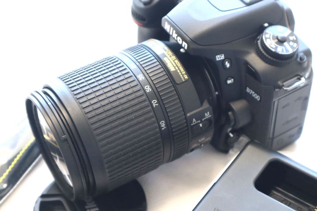 ニコンNikon D7500レンズAF-S DX NIKKOR 18-140mm