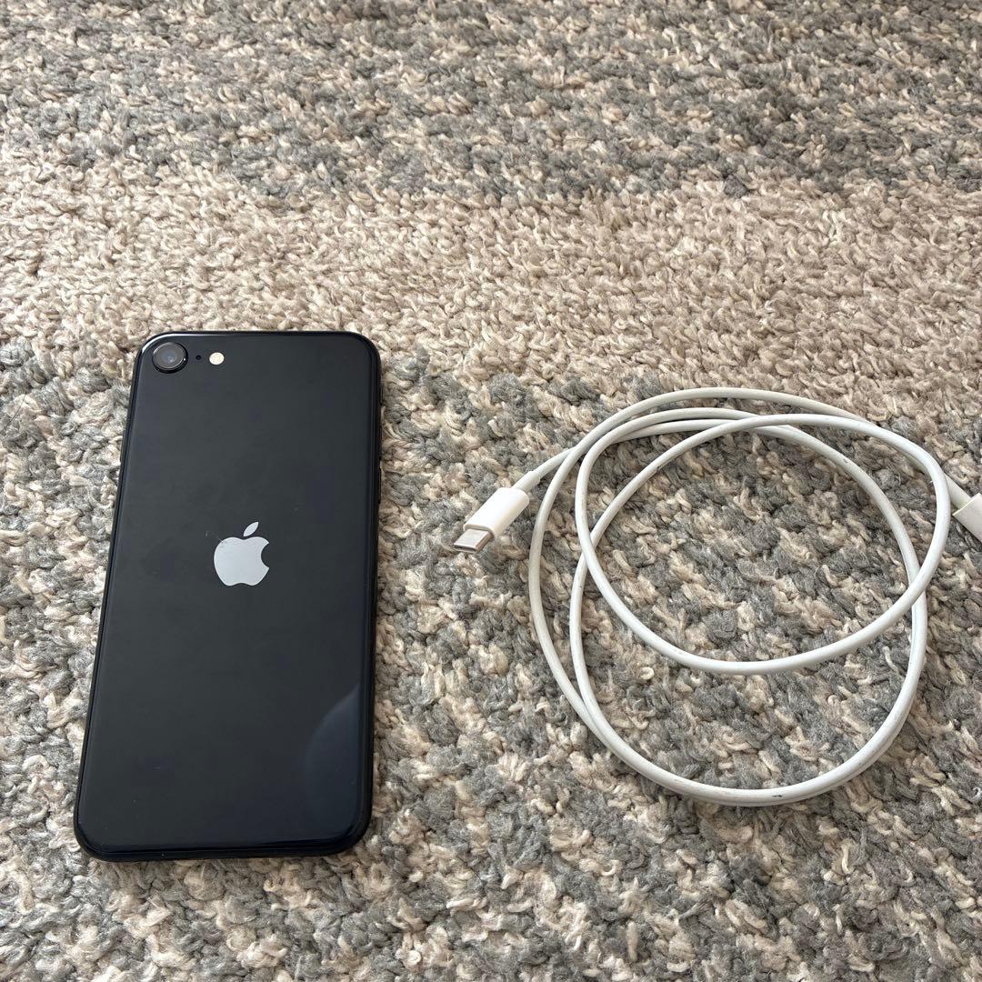Apple iPhone SE 第３世代 ブラック 本体