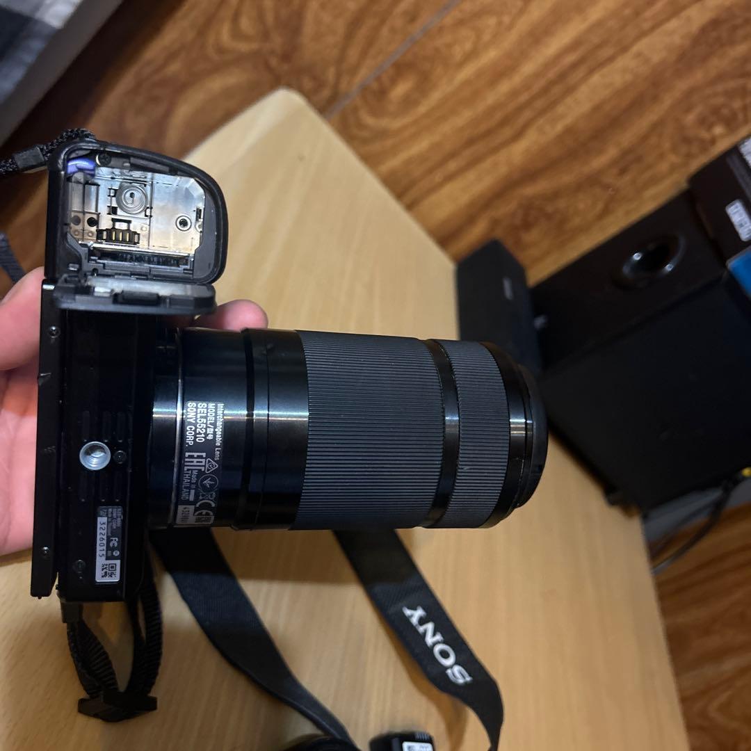 Sony ILCE-6000 デジタルカメラ ズームレンズ2本付き